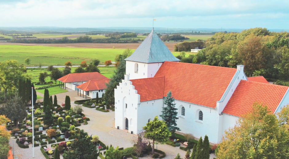 Kolt Kirke set fra oven Kolt Kirke set fra luften